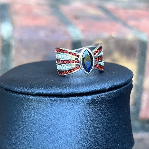 Red White and Blue WONDER WOMAN Gemstone Ring. Size 6 - Picture 3 of 9